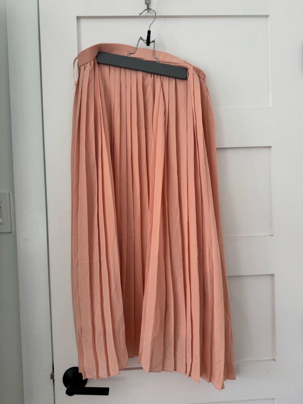 Uniqlo Pleated Maxi Skirt in Peach